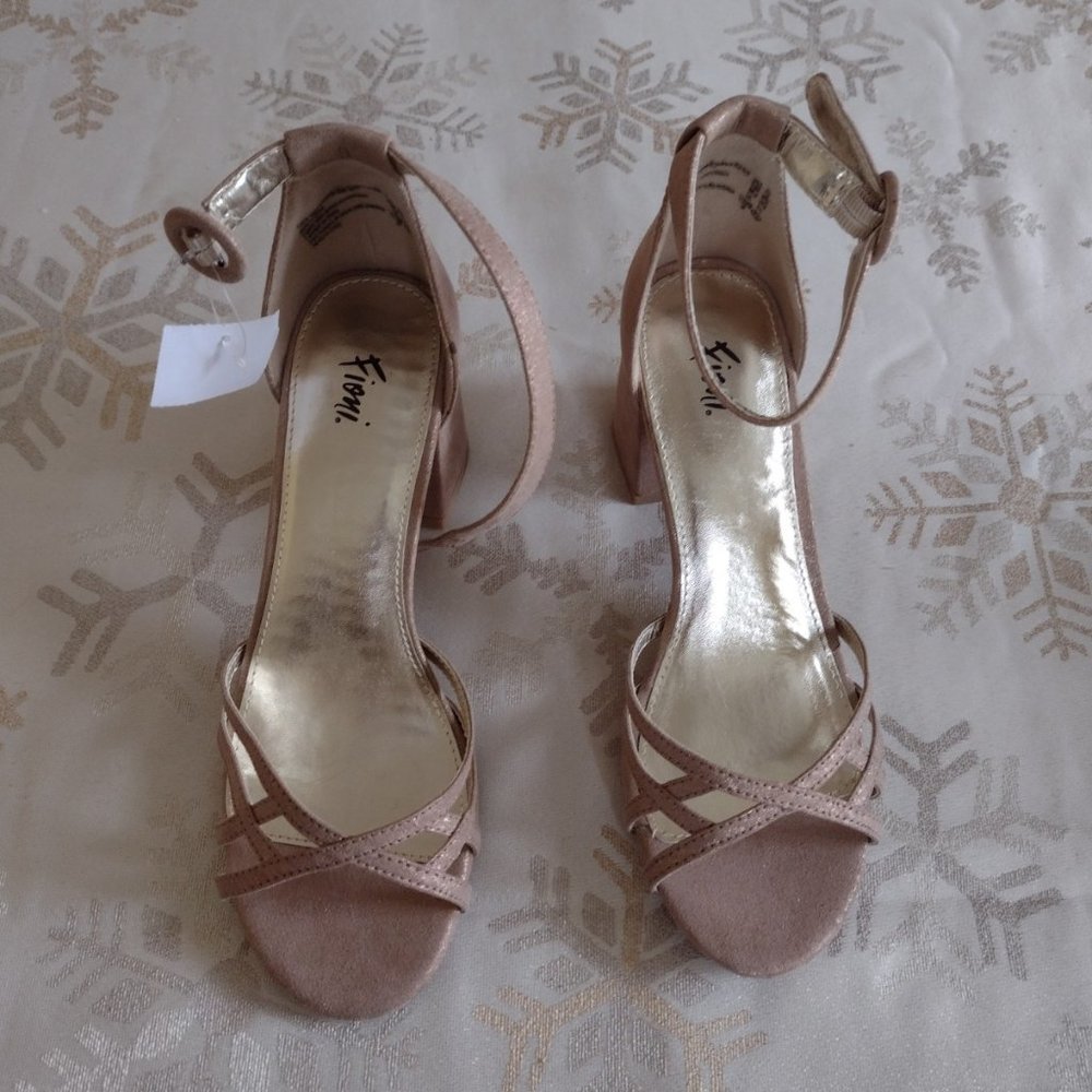 Perfect your Party Look in Fioni Champagne Sparkly Block Heels-NEVER WORN!